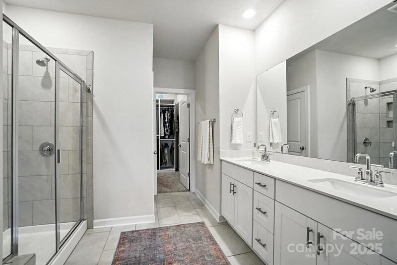 3140 Seville St - Photo 7 of 13