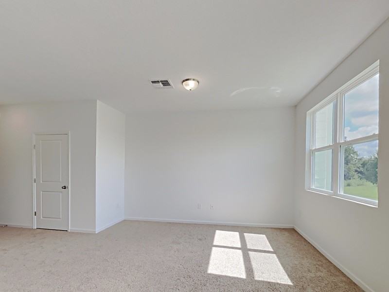 703 Madison Dr - Photo 4 of 18