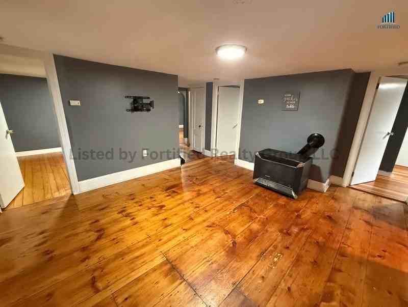 949 Locust St #3 - Photo 2 of 8