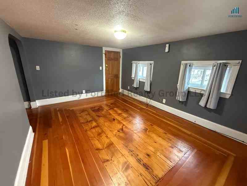 949 Locust St #3 - Photo 5 of 8