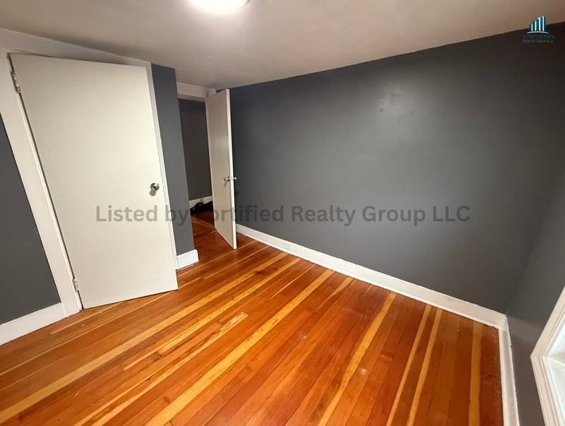 949 Locust St #3 - Photo 7 of 8