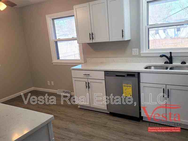 1219 Rutledge Rd - Photo 4 of 15