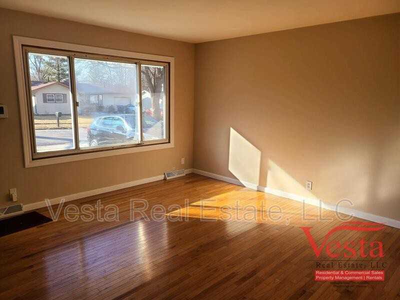 1219 Rutledge Rd - Photo 7 of 15