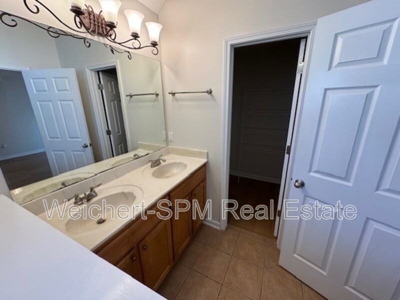 10 Stockton Cv - Photo 3 of 16