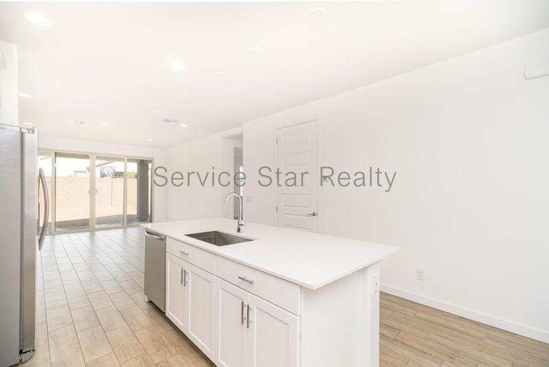 9156 West Roma Avenue - Photo 4 of 23