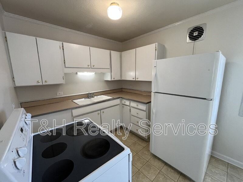 1025 North Berkley Road - Photo 6 of 32