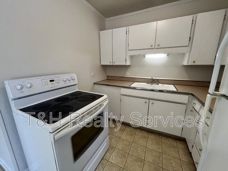 1025 North Berkley Road - Photo 7 of 32