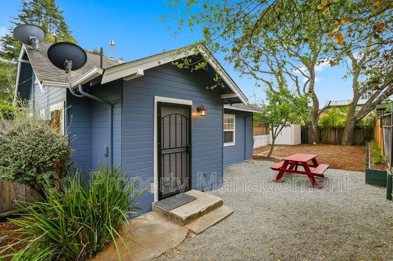 2625 Howe St - Photo 3 of 33