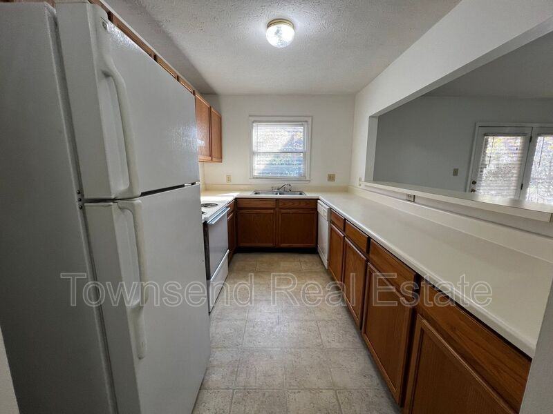 1051 Ancestry Drive - Photo 5 of 28