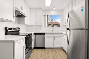 featured image of 1707 La Brea St