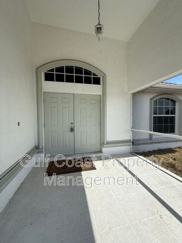 2725 Chiquita Blvd S - Photo 4 of 34