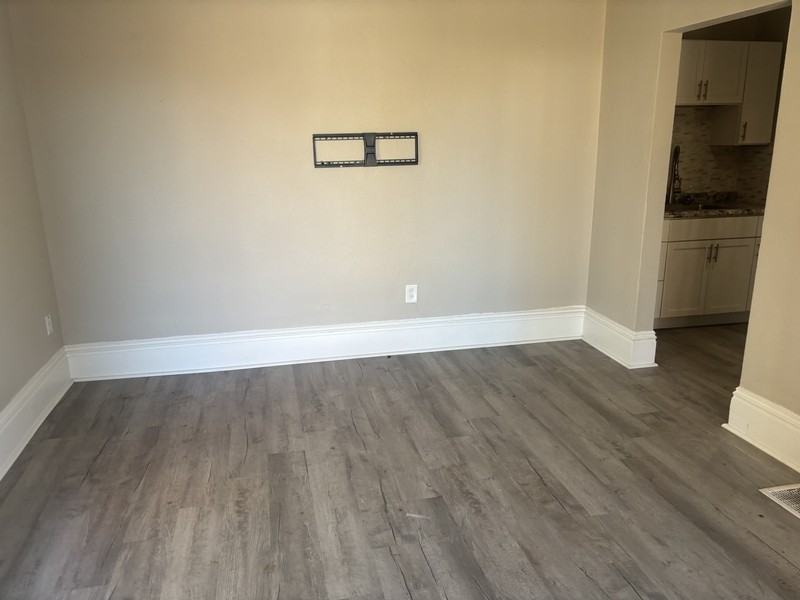 1534 3rd Ave Se - Photo 2 of 5