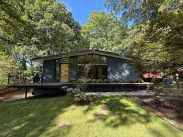 featured image of 3322 Ocotea St