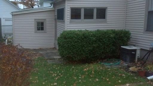 214 N Oak St - Photo 2 of 2