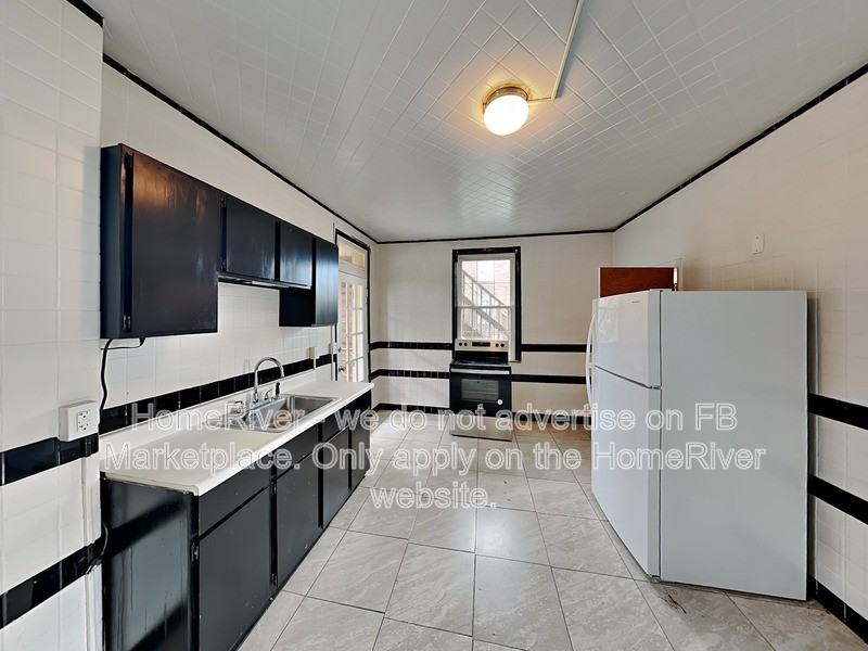 2602 Main St #1 - Photo 2 of 19