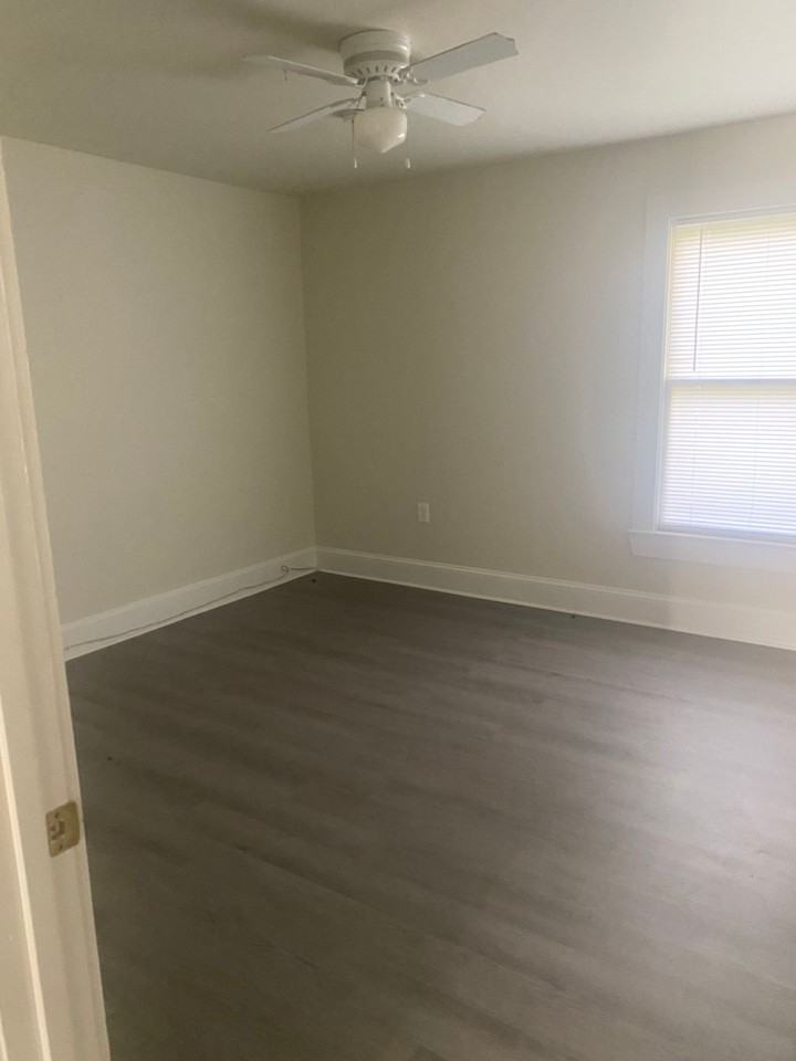 Octagon House Apartments - Photo 2 of 10