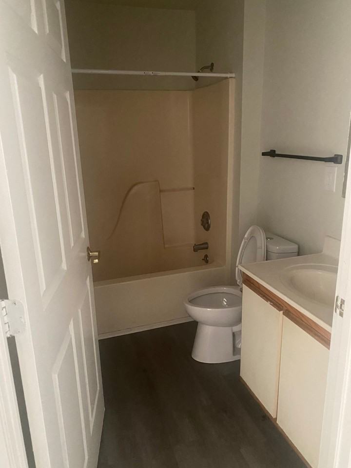 Octagon House Apartments - Photo 7 of 10