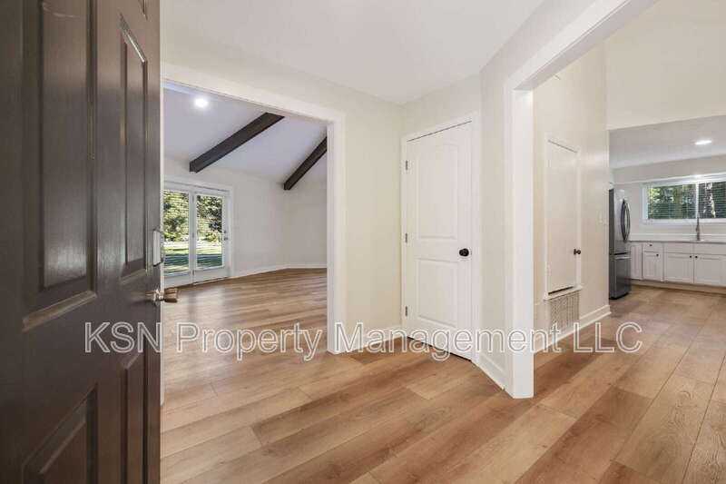 286 Cushing Drive - Photo 5 of 46