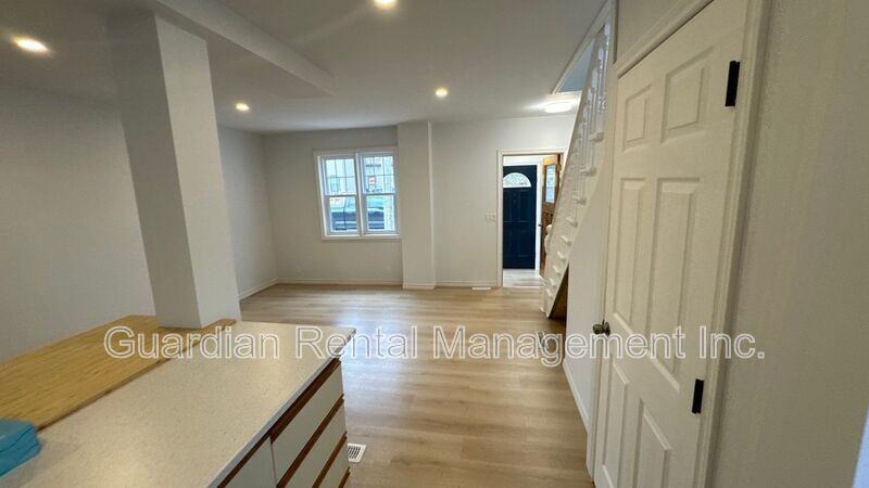 318 Cornwall Ave - Photo 2 of 21