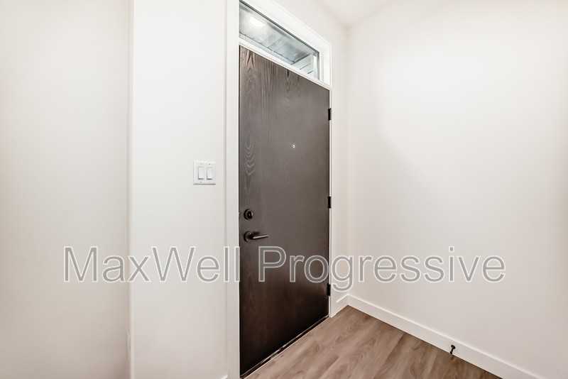 15724 103 Ave Nw #MAIN - Photo 4 of 19