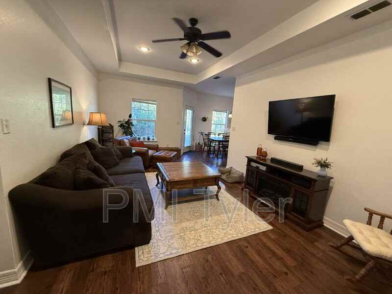 15160 Circle Dr - Photo 2 of 19