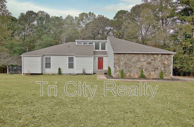 150 Drennan Dr - Photo 5 of 50