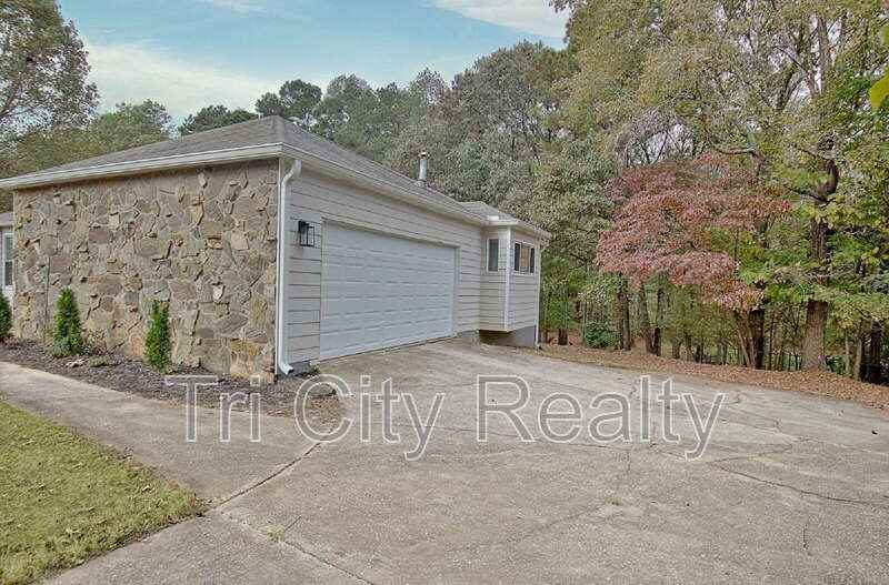 150 Drennan Dr - Photo 7 of 50