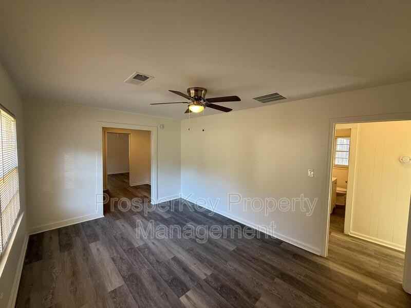 828 Pamela Dr - Photo 3 of 22