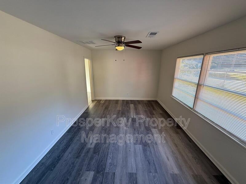 828 Pamela Dr - Photo 4 of 22