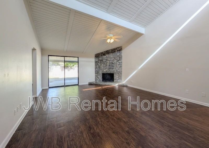 8374 Coralberry Ln - Photo 3 of 14