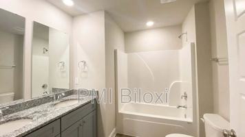 featured image of 1005 Enclave Cir