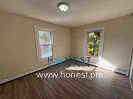 featured image of 7 Drummond St #2