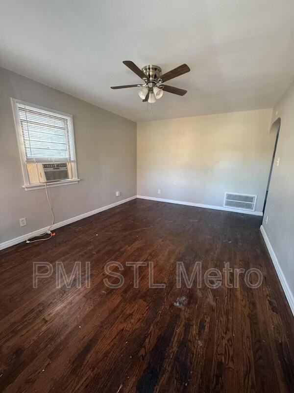 156 Fermo Ave - Photo 3 of 7