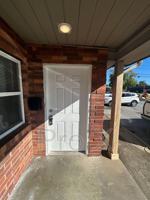 featured image of 704 W Oak St