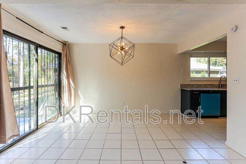 135 Beethoven Court - Photo 7 of 20