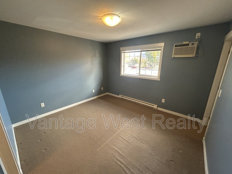 174 Mills Rd - Photo 6 of 15