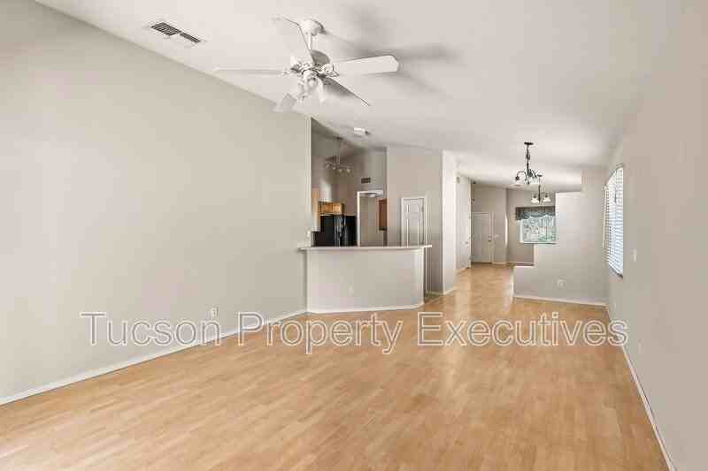 13256 N Hammerstone Ln - Photo 6 of 25