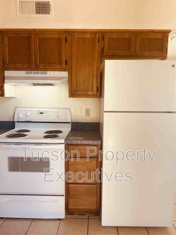 5760 S Park Ave - Photo 2 of 15