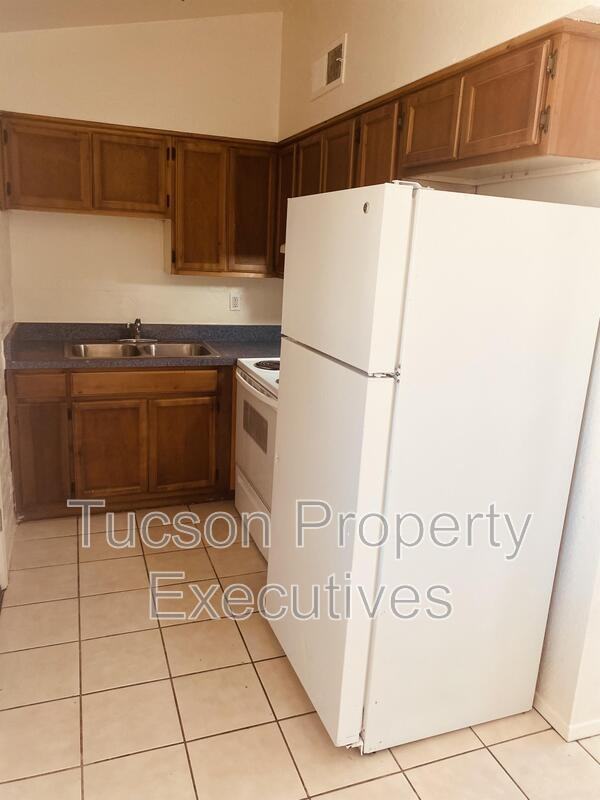 5760 S Park Ave - Photo 4 of 15