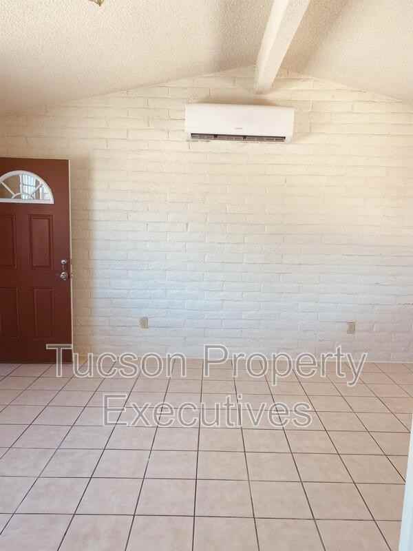 5760 S Park Ave - Photo 6 of 15