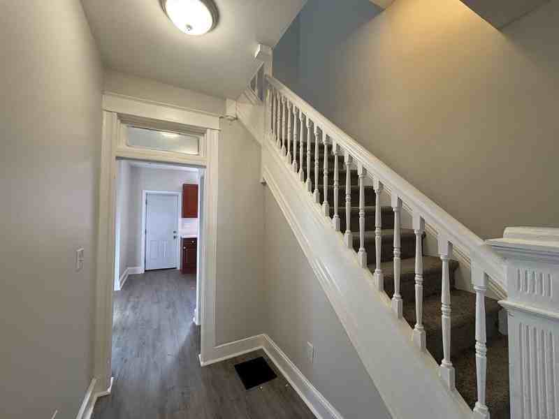 410 N Loudon Ave - Photo 3 of 24