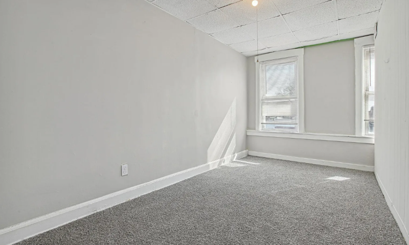 255X W Lombard St #2 - Photo 3 of 4