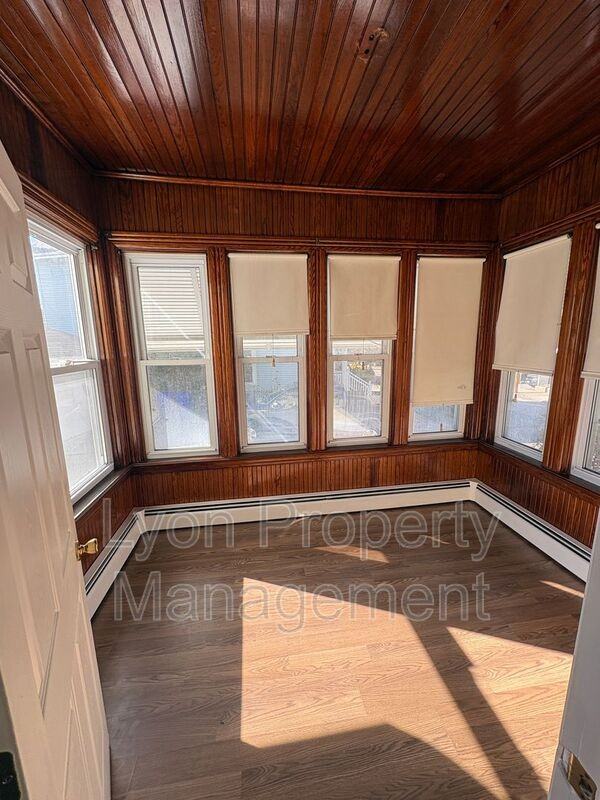 120 Summit St #1stFL - Photo 2 of 15