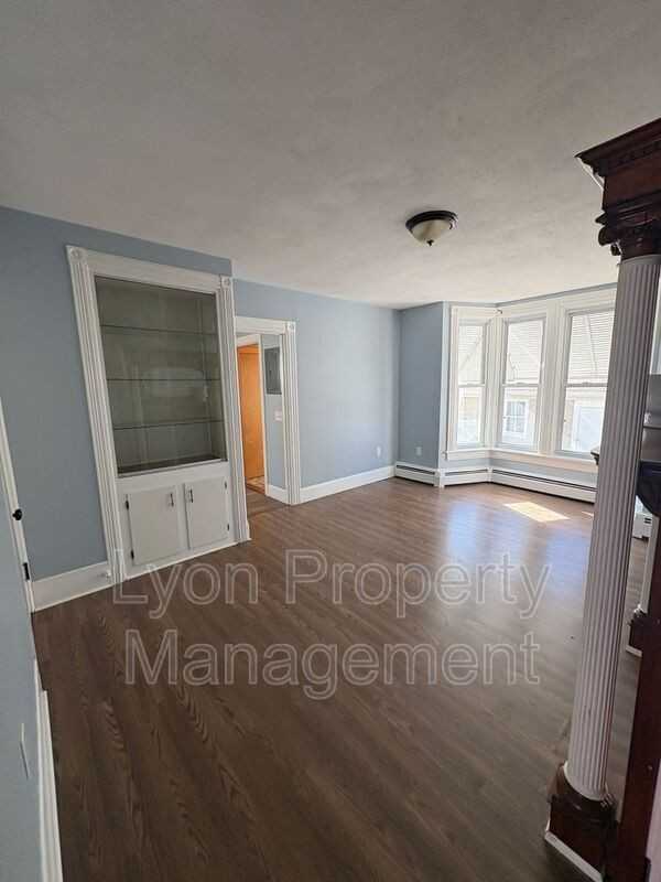 120 Summit St #1stFL - Photo 4 of 15