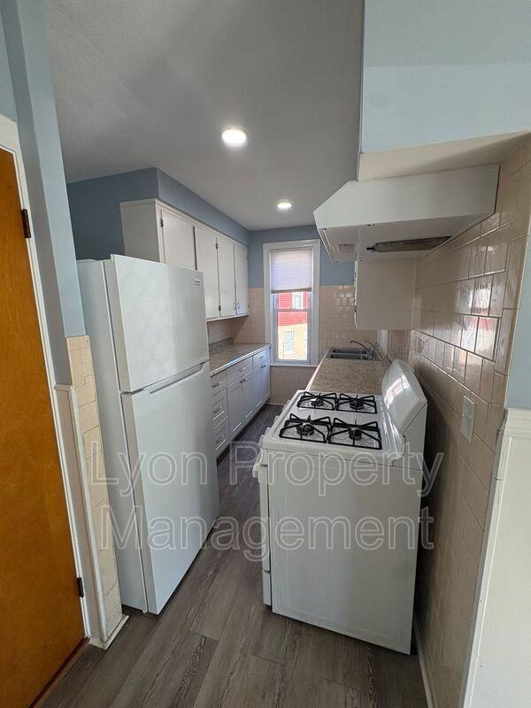 120 Summit St #1stFL - Photo 5 of 15