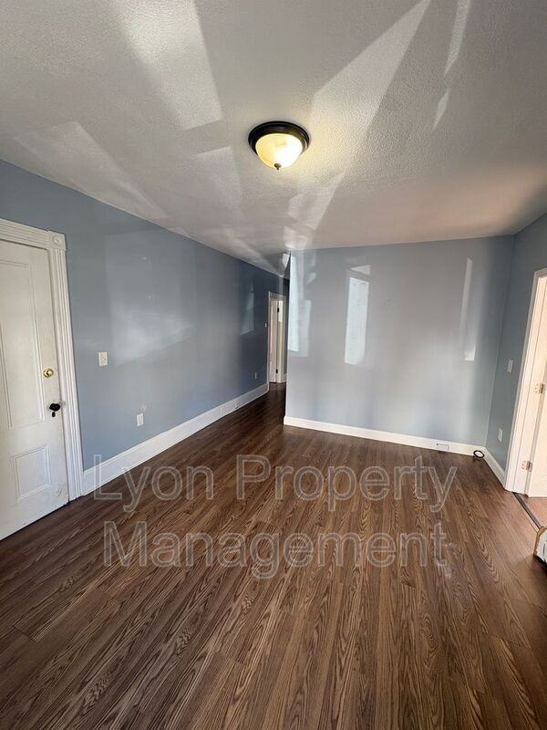 120 Summit St #1stFL - Photo 7 of 15