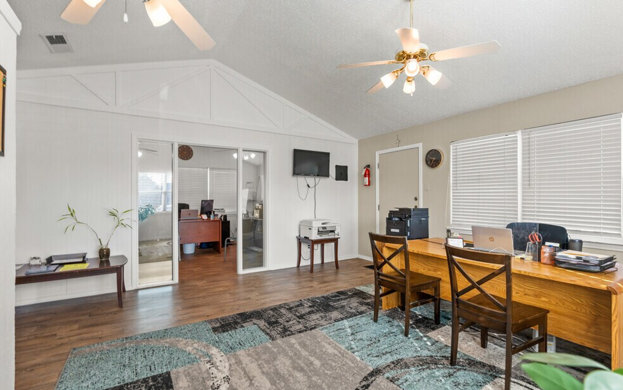 Sunset Villa - Photo 3 of 4