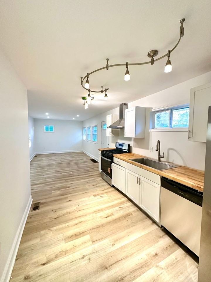 531 Pennview Drive - Photo 2 of 17