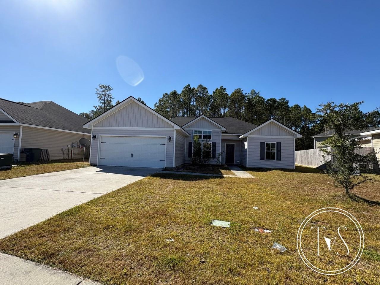 244 Grayson Ave - Photo 2 of 11