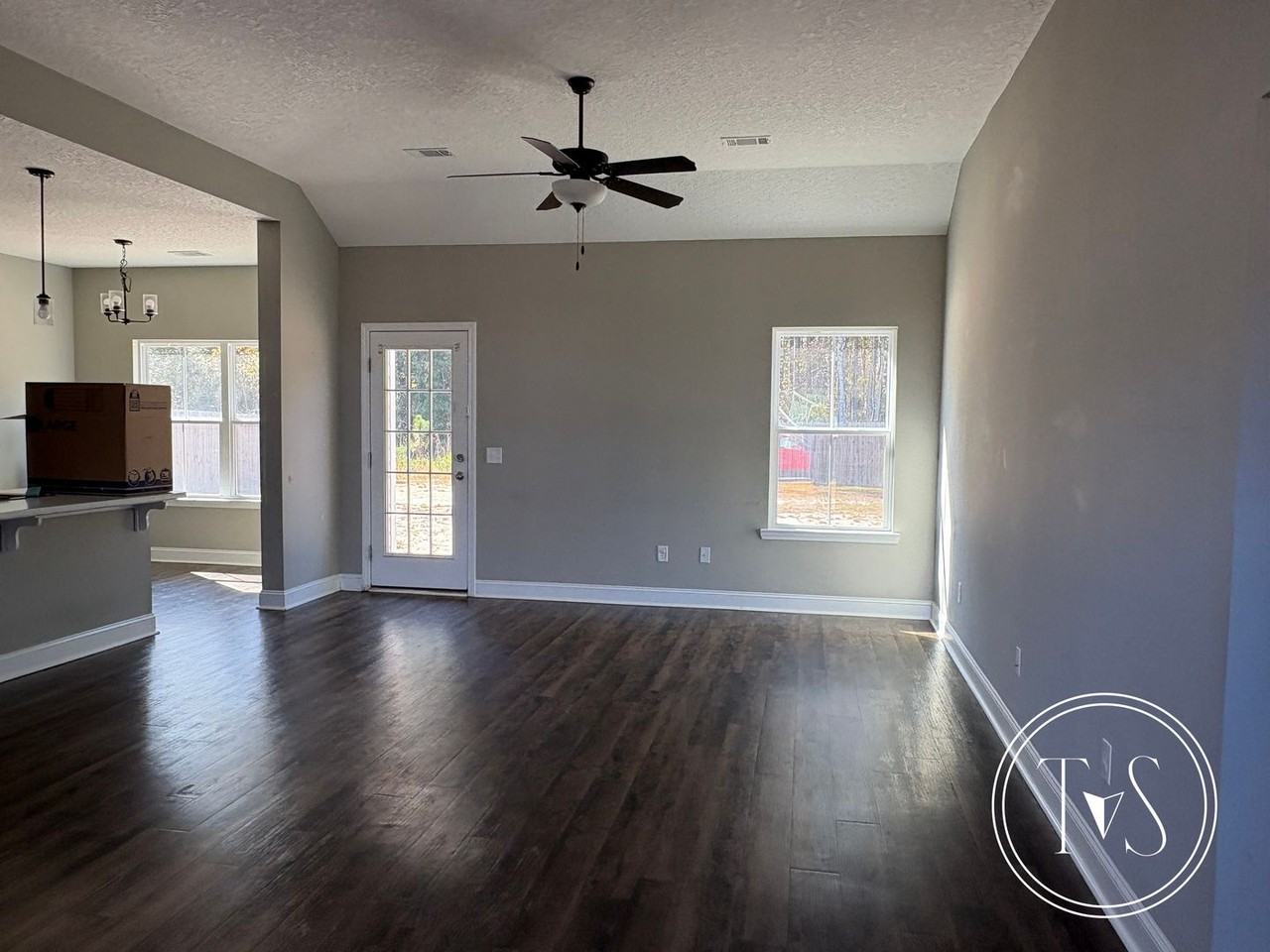 244 Grayson Ave - Photo 3 of 11